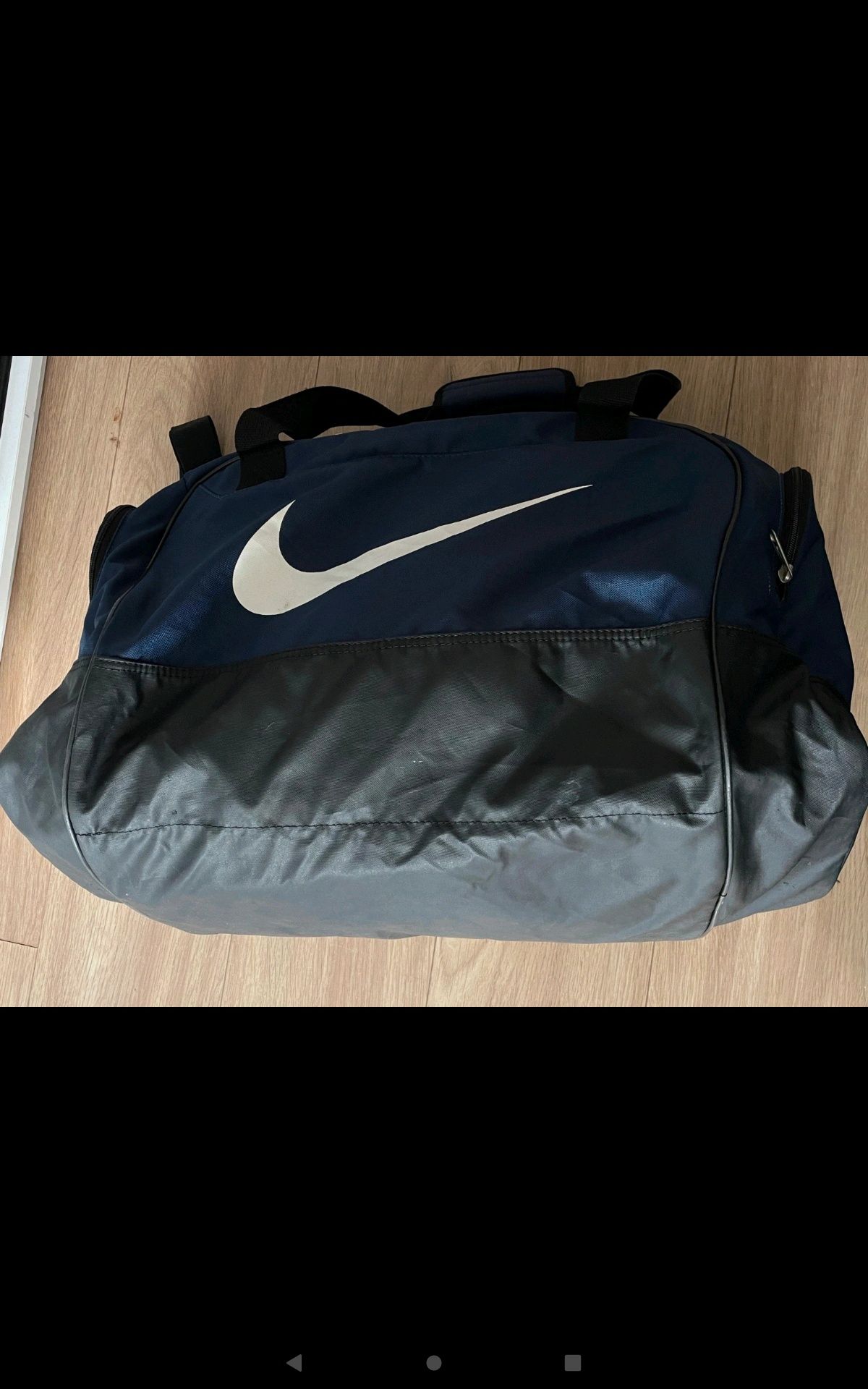Спортивна сумка Nike (мало вживана, практично нова)