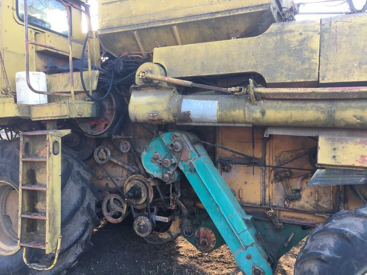 Комбайн ДОН 1500