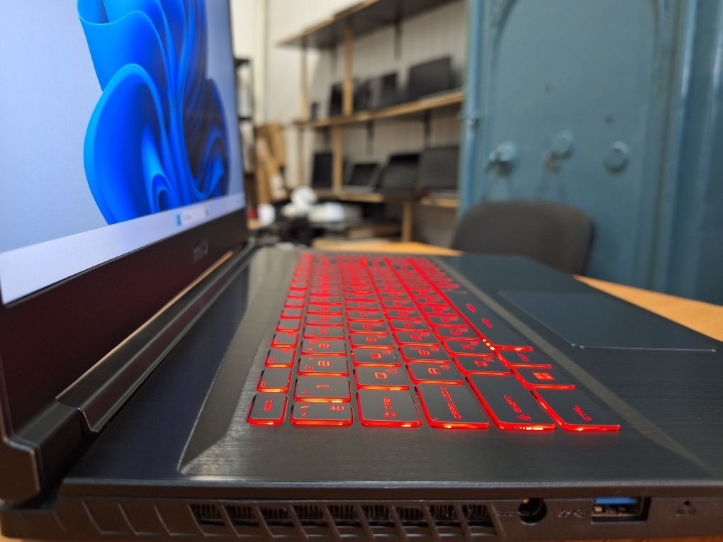 MSI GF63 Thin 9SC HexaCore Intel Core i7-9750H GeForce GTX 1650 4Gb