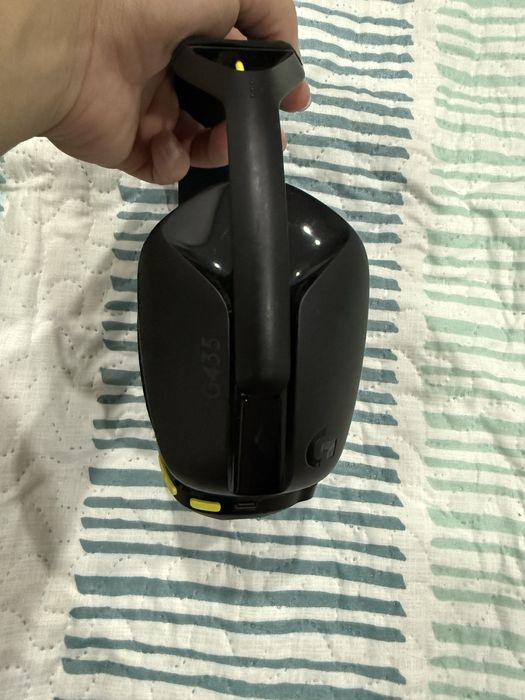 Fones Logitech G435