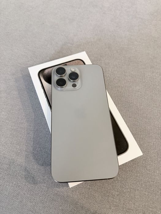 iPhone 15 Pro Max (Titanium)