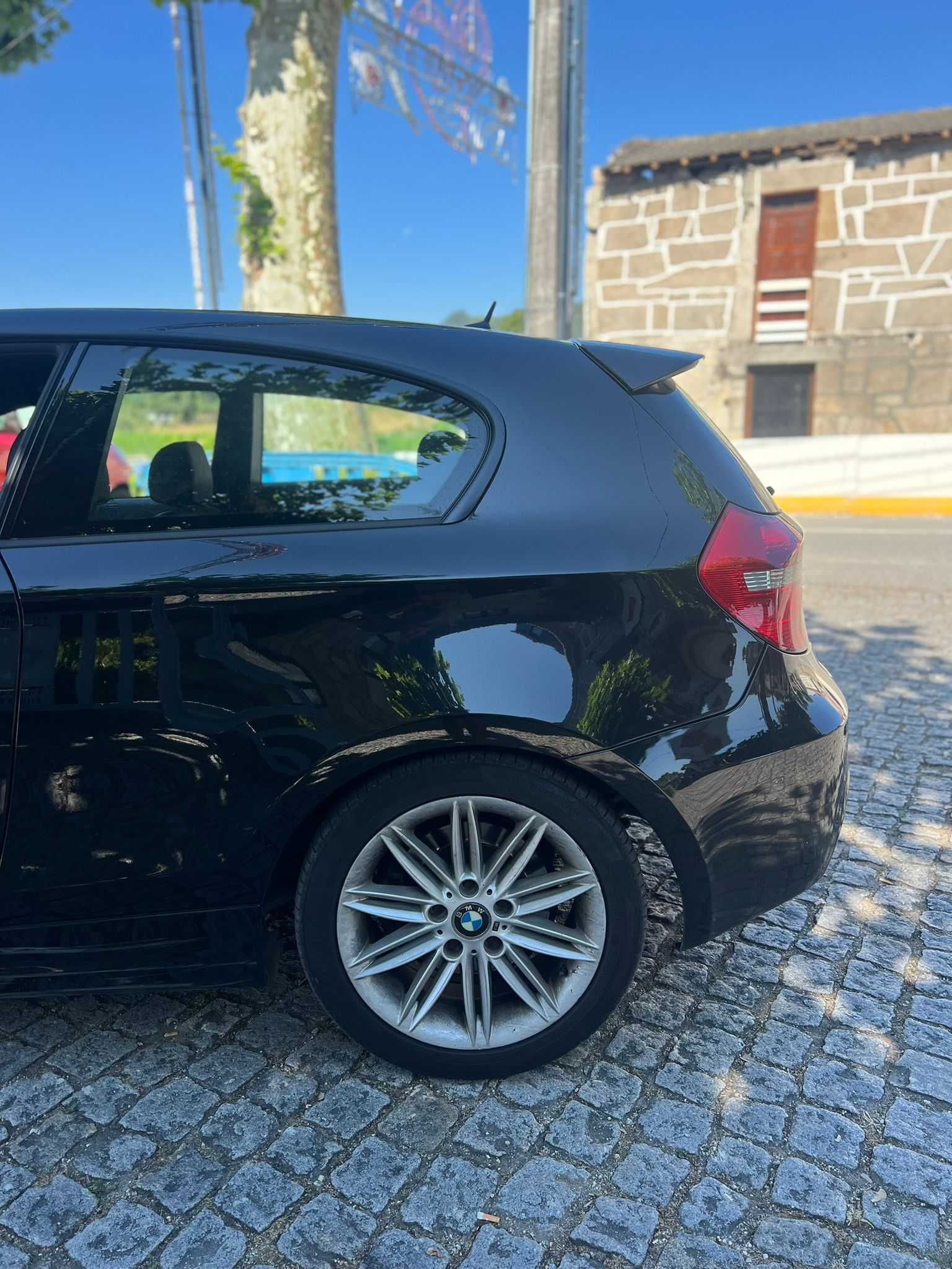 BMW  série 1. 120d