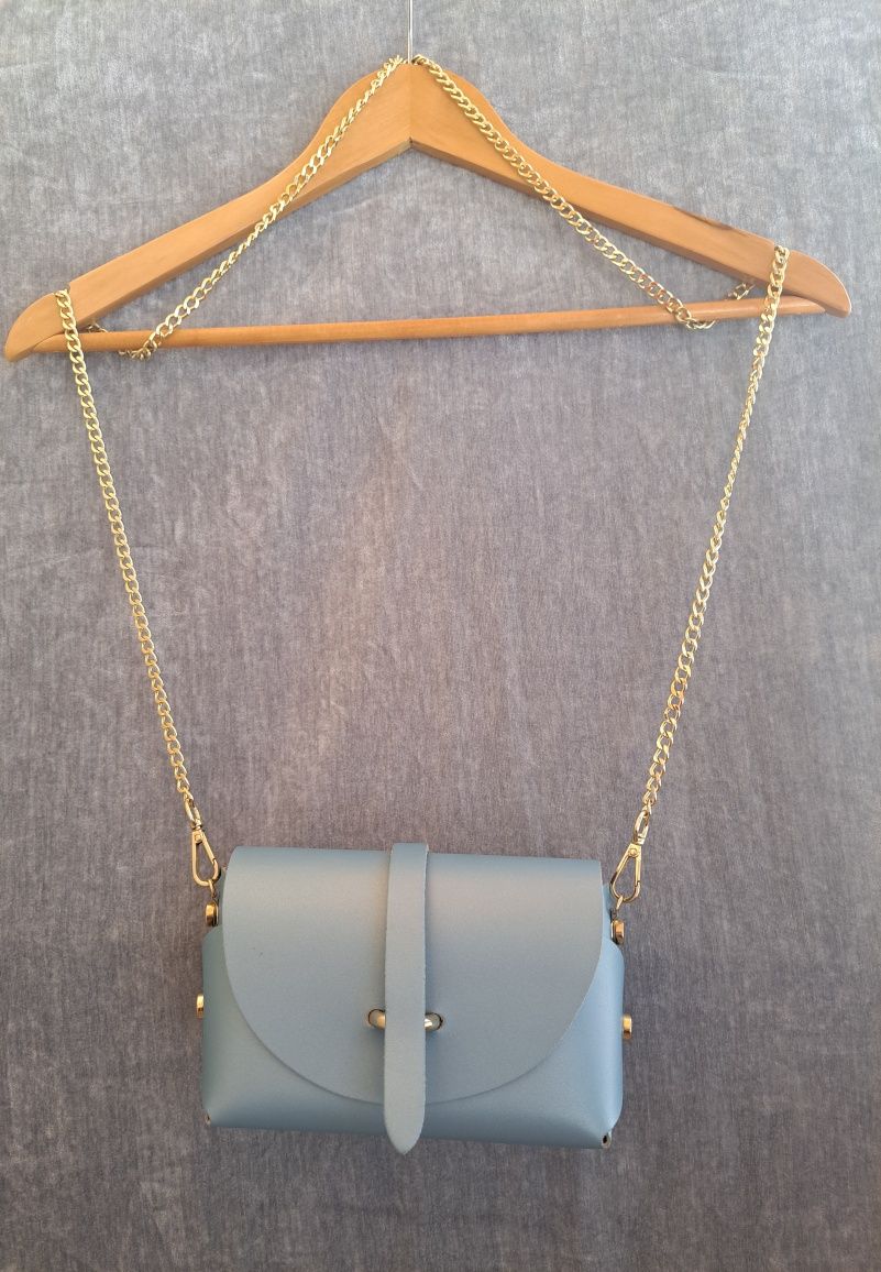 Bolsa pequena em Pele