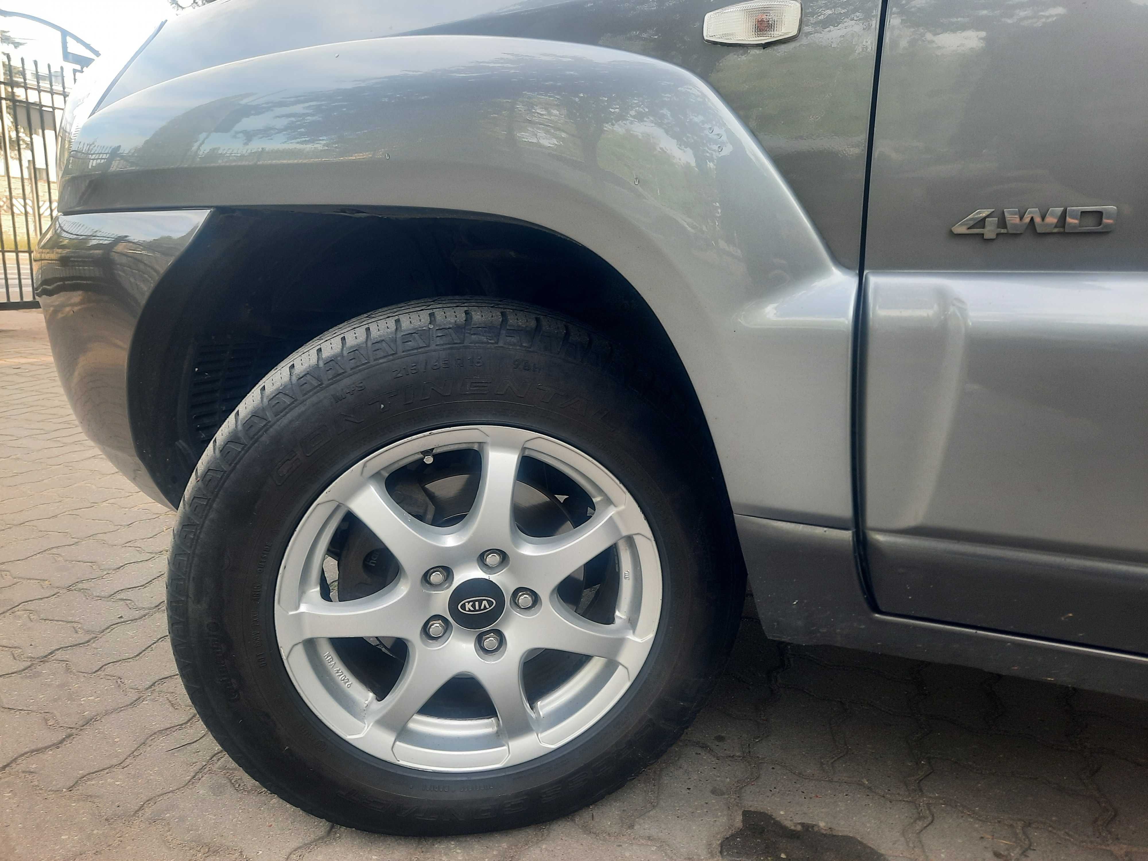 Kia Sportage 2008 r. + 4 opony zimowe