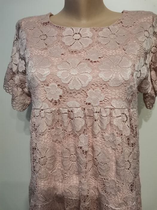 Elegancka sukienka damska Prestge rozm S, pudrowy róż, koronka