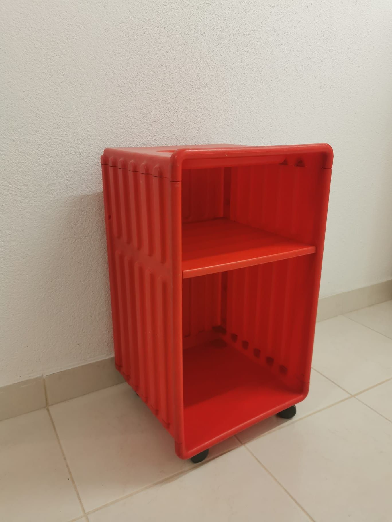 Mesa de cabeceira de criança Ikea