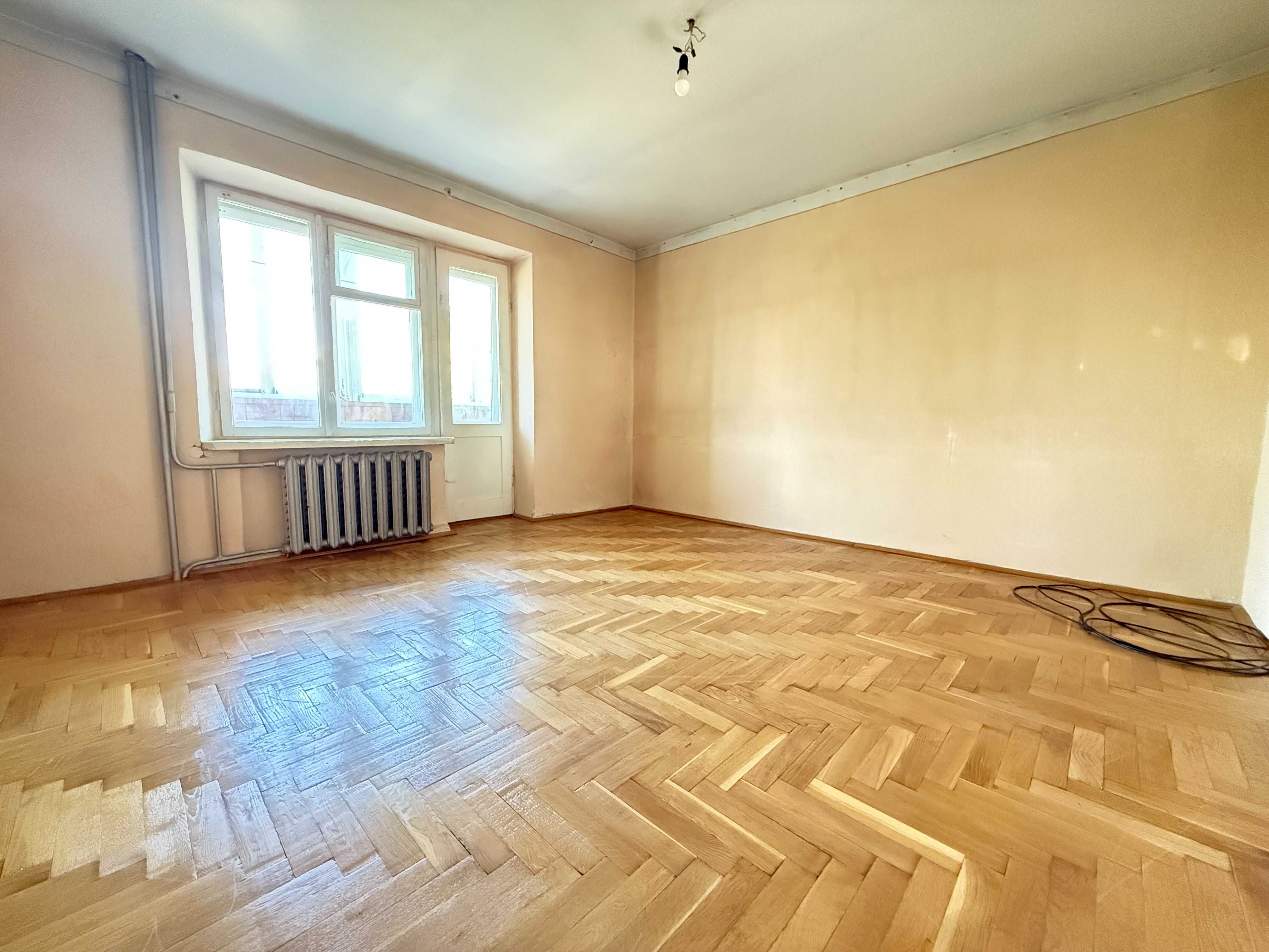 Продається 2-кімнатна чешка  м. Стрий по вул. Грабця 7Б