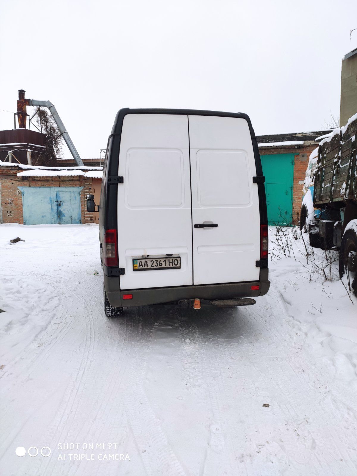 Двери задние и боковые на Mercedes Sprinter LT