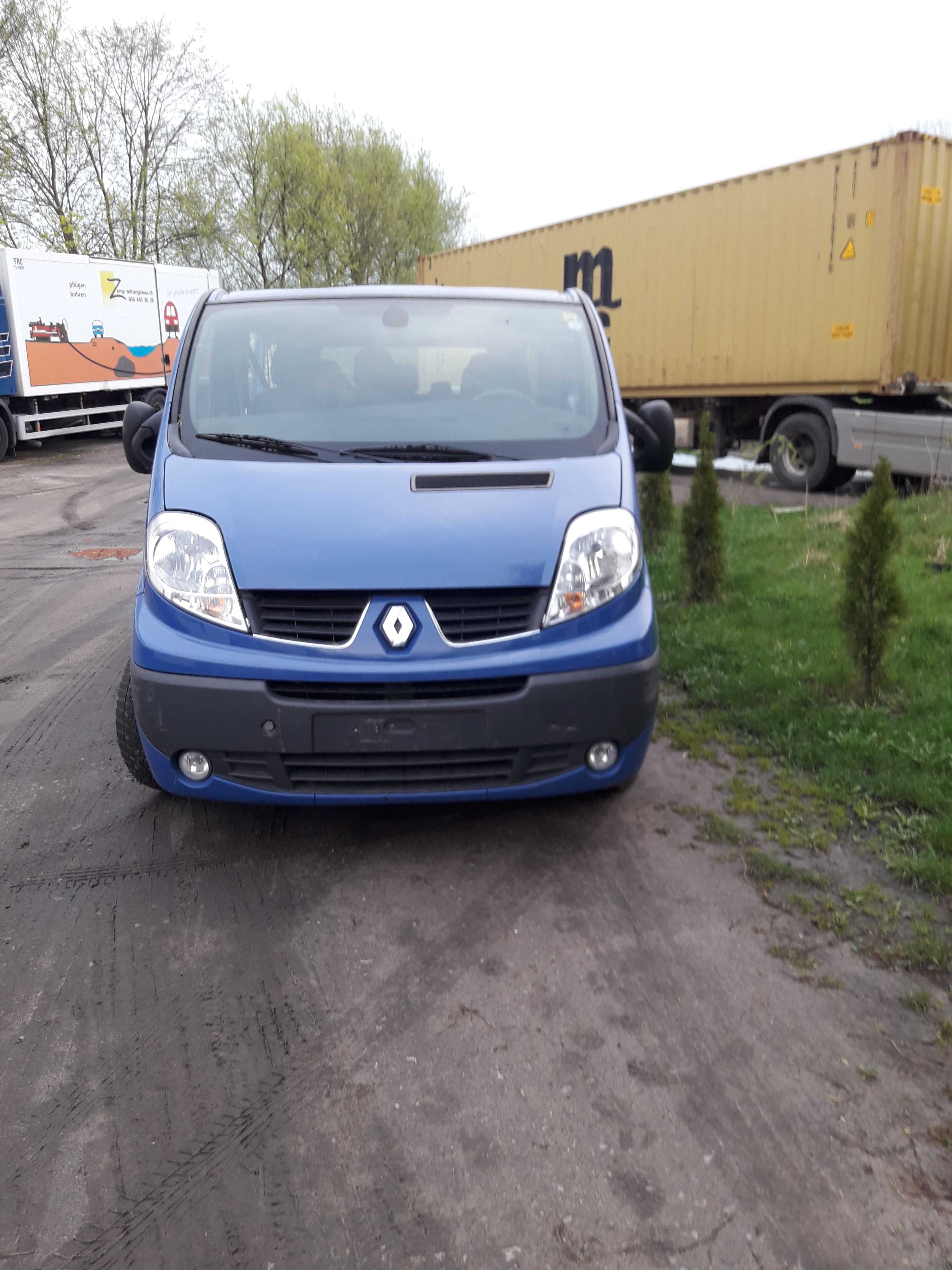 Renault Trafic Passenger 2.5 dci