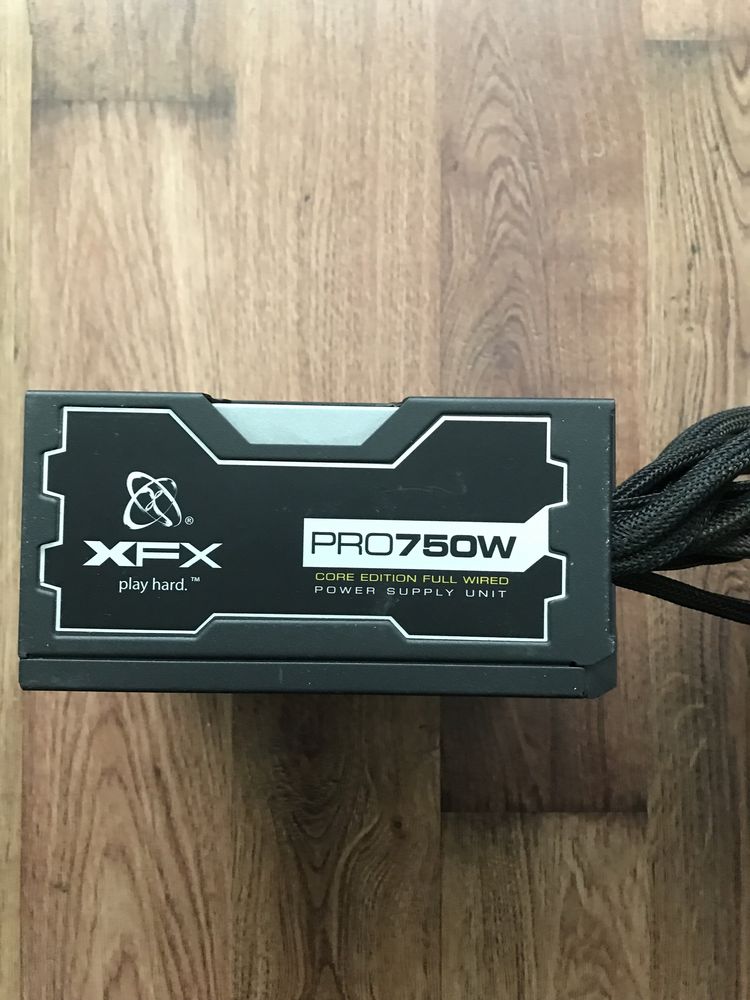 Блок живлення XFX 750 W 80 Plus Bronze 2x8 та 2х6 відеокарта