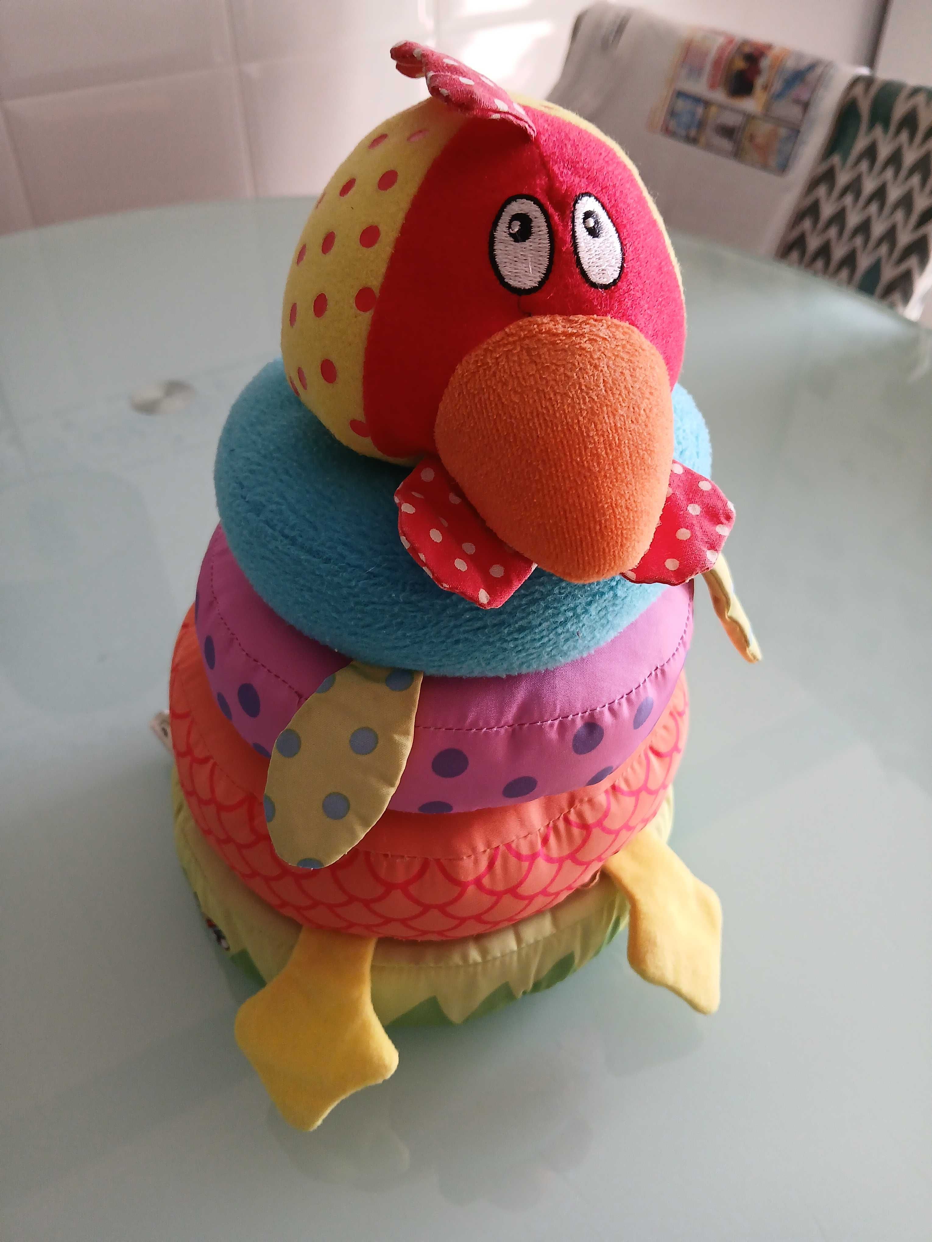 Brinquedo Empilhável “Galinha” Galt – Macio e Colorido