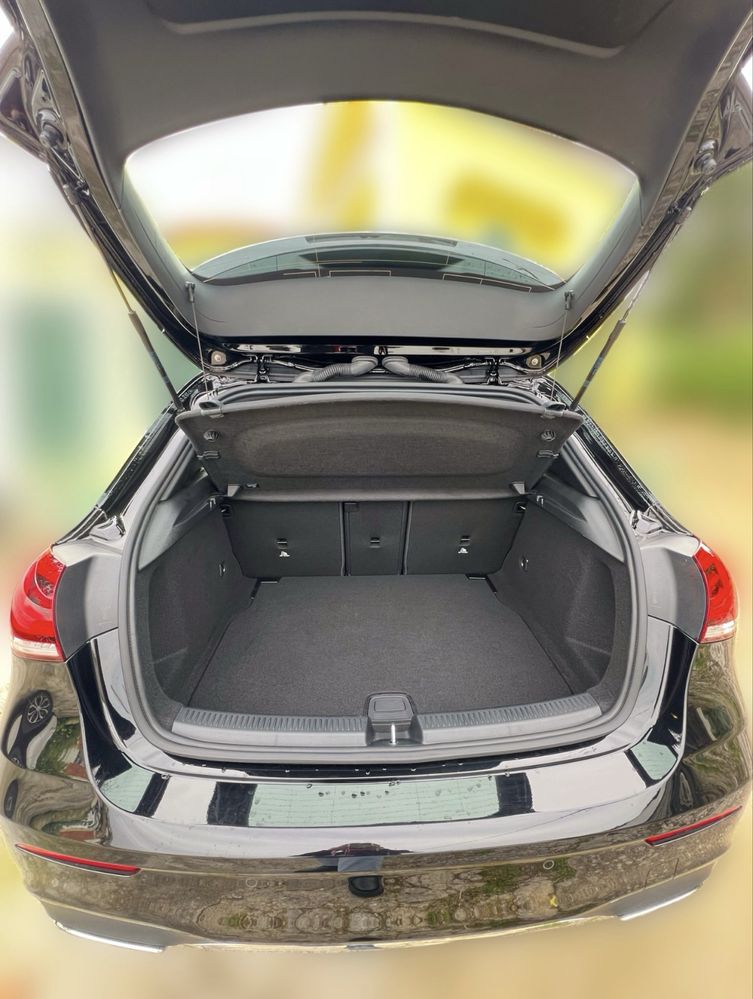 Mercedes-Benz A180d APENAS 9380km semi-novo