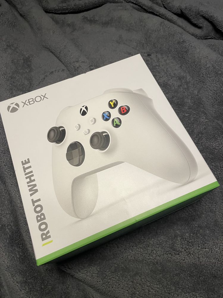 Konsola xBox series X + dodatki/ gwarancja