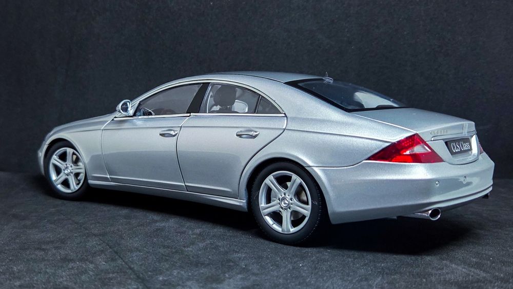 1:18 Kyosho Mercedes - Benz CLS W219