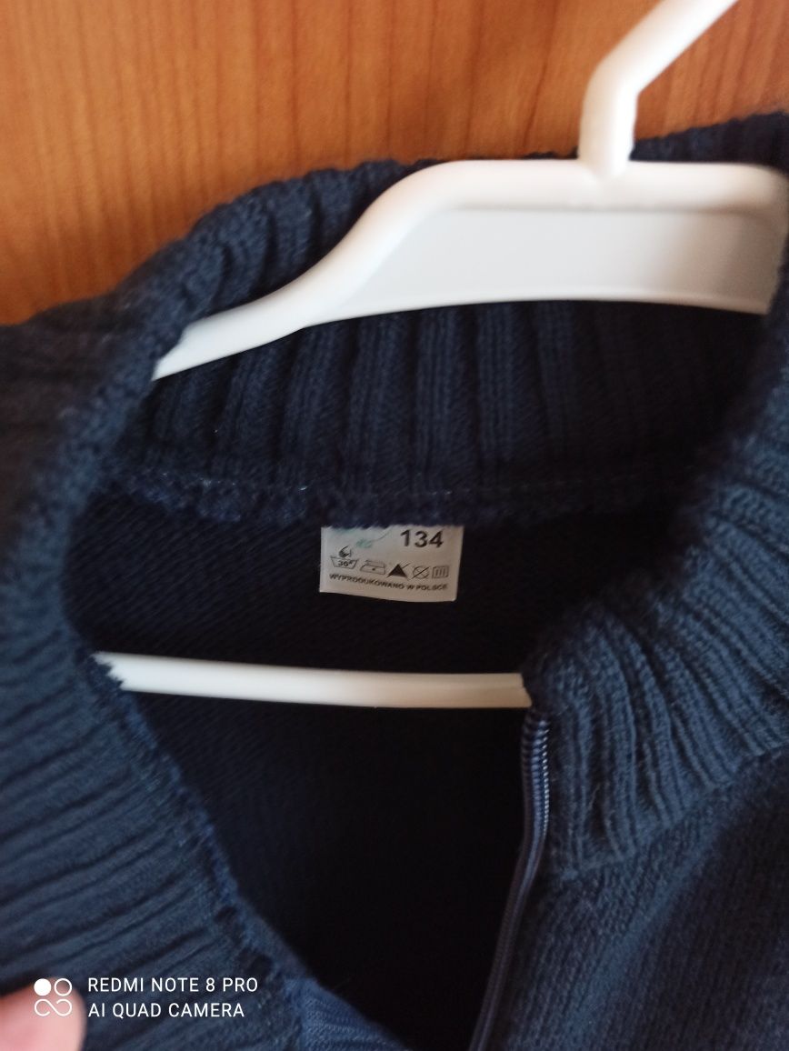 Sweter chłopięcy r. 134 Stan bdb