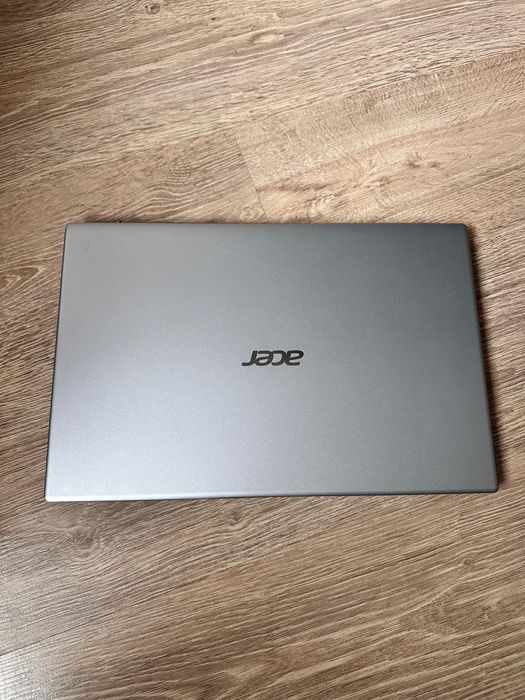 ACER Aspire 3 .СТАН НОВОГО.Не використовувався НІКОЛИ!!

acer