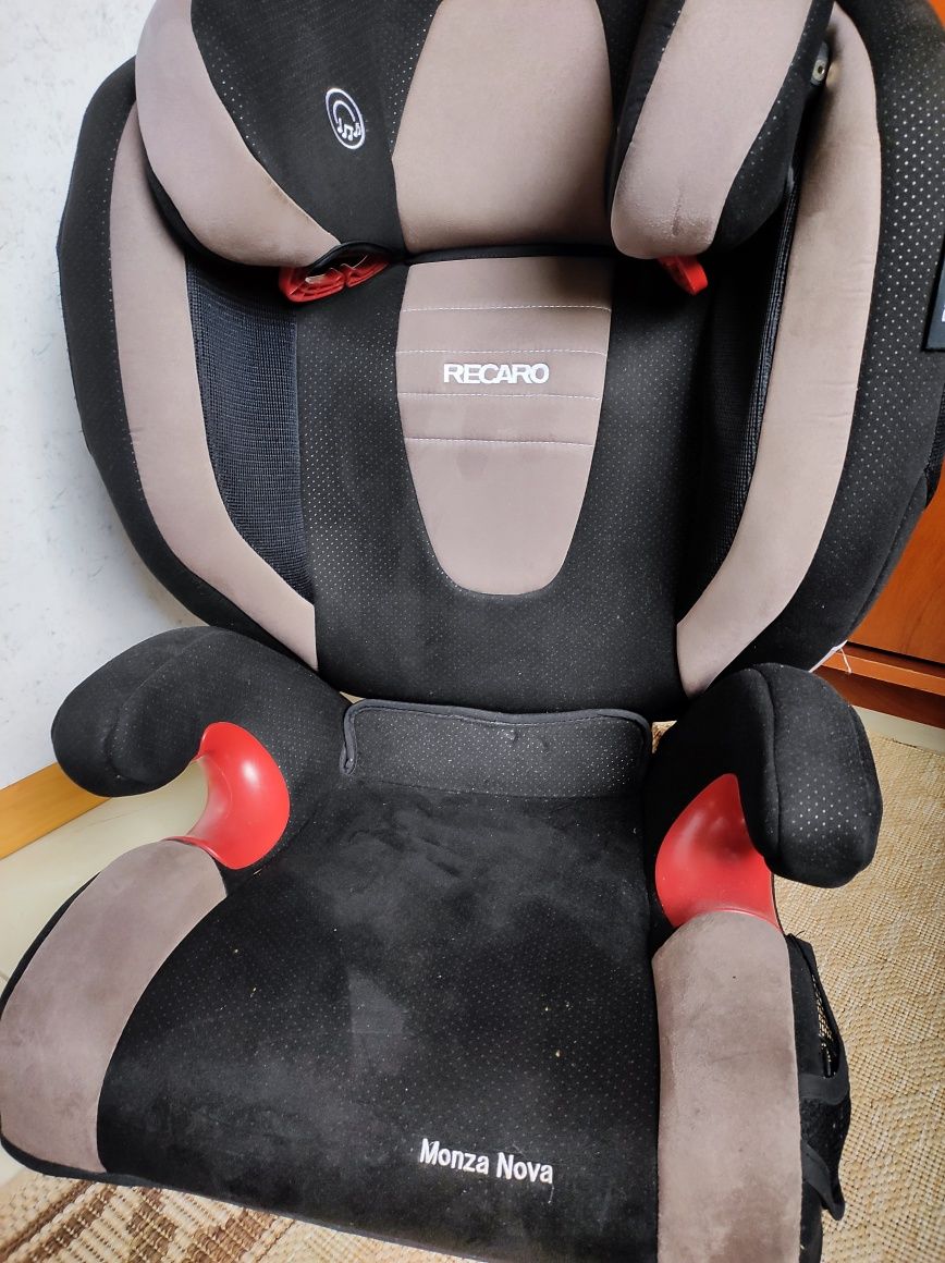 Дитяче автокрісло Recaro Moza Nova