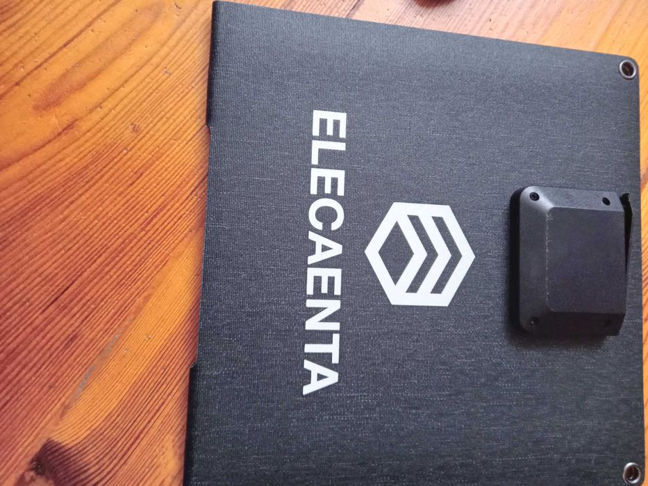 Przenośna ładowarka solarna