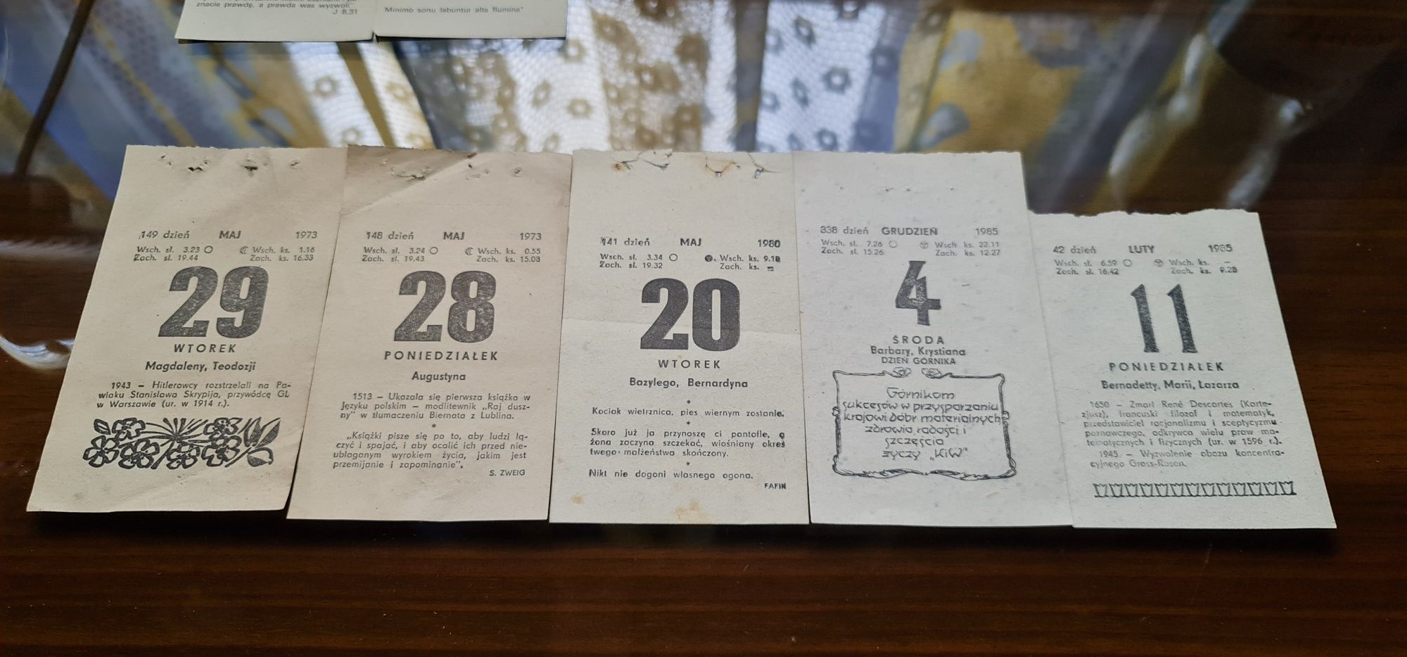 Kartki z kalendarza na prezent kolekcja dawne PRL