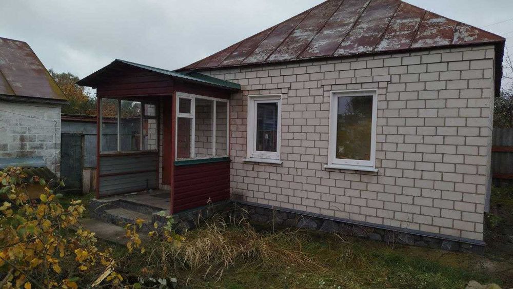 Продам теплий будинок в смт Золочів, Харківська область