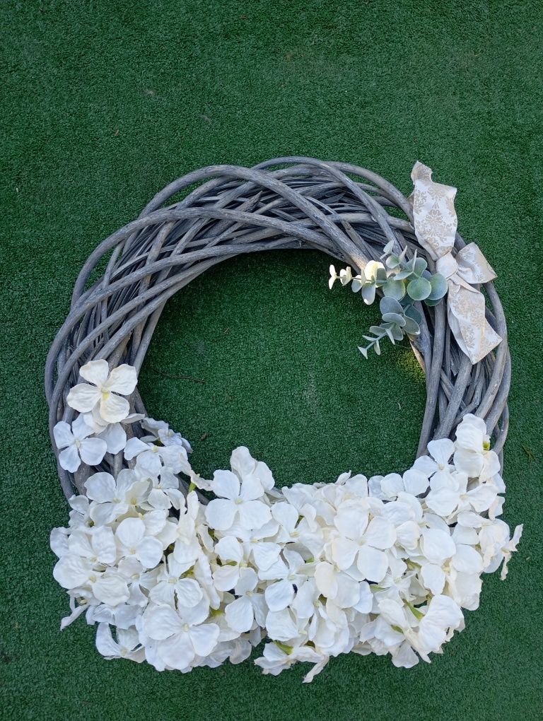 Duży stroik, wianek wieniec na drzwi, ścianę- 45cm białe hortensje