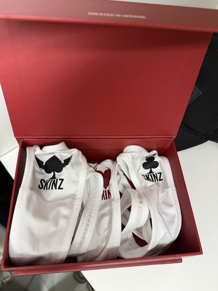 Продам сет нижнего белья стринги Skinz
