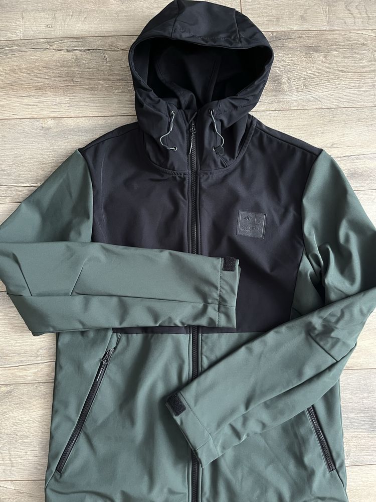 Куртка демісезонна чоловіча 4F мембрана Softshell Jacket/ Вітровка 4F
