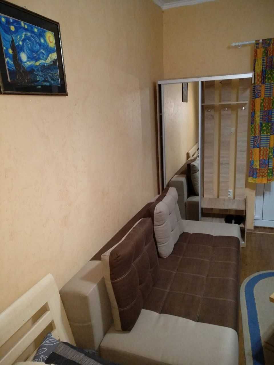 Квартира-студіо у Франківському районі. Парковка.