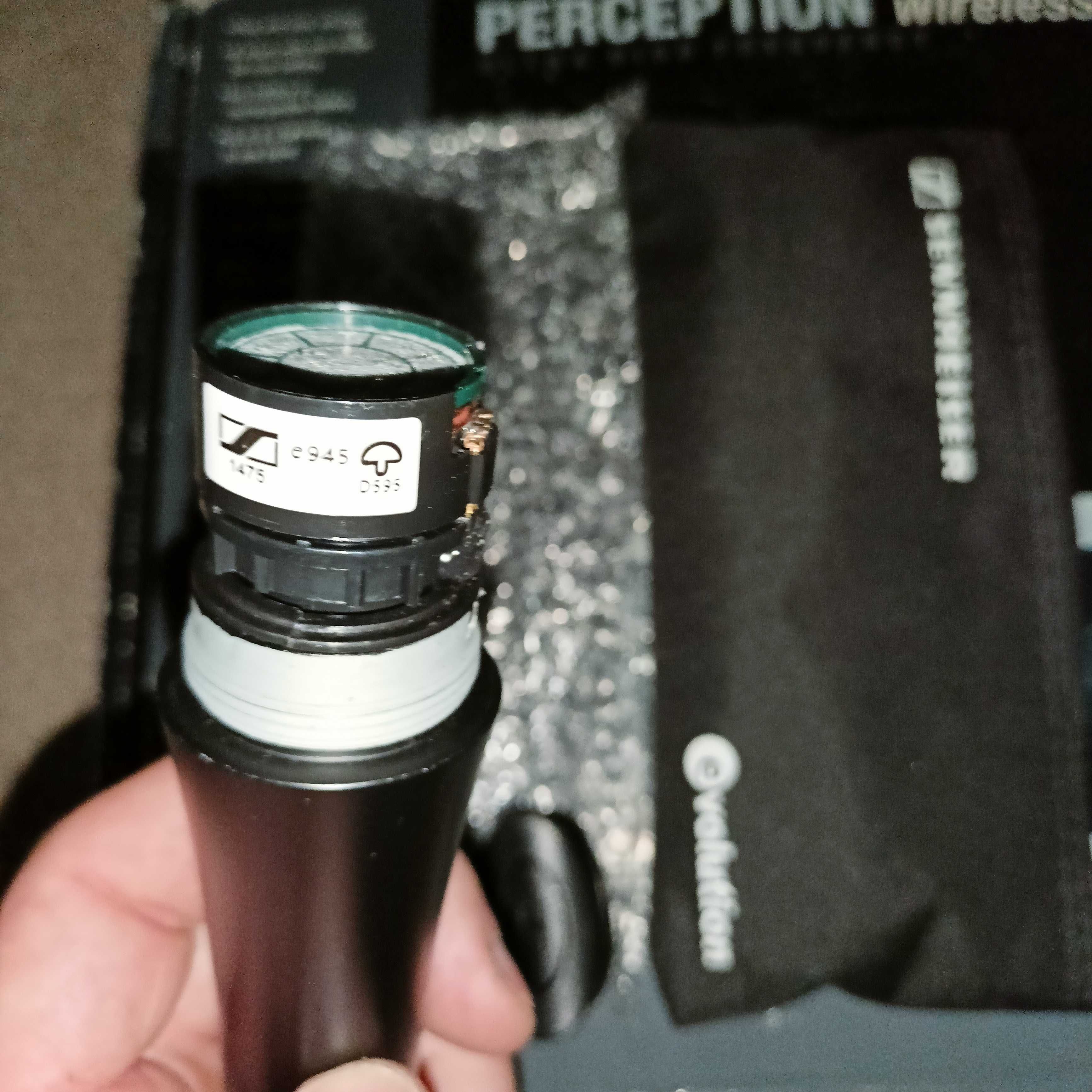 Mikrofon Sennheiser E 945 - z etui, mikrofon i uchwyt - stan BDB