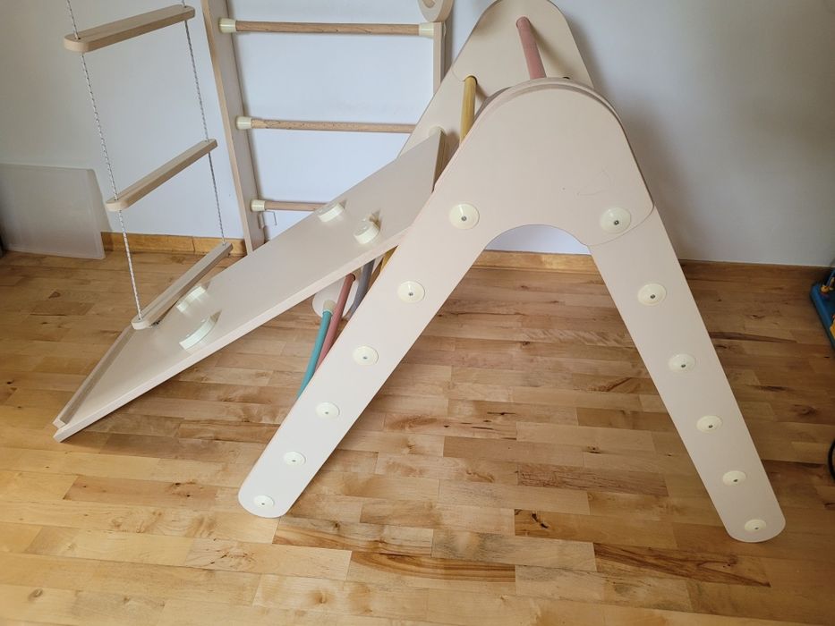 Drabinka do wspinania ze zjeżdżalnia ścianką