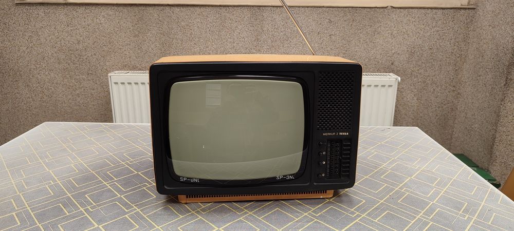 Telewizor Merkus 2 Tesla rok 1990