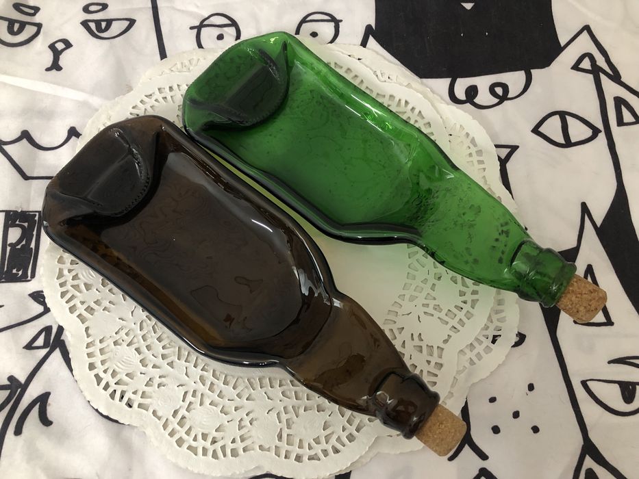 Еко-тарілка зі сплющеної пивної пляшки