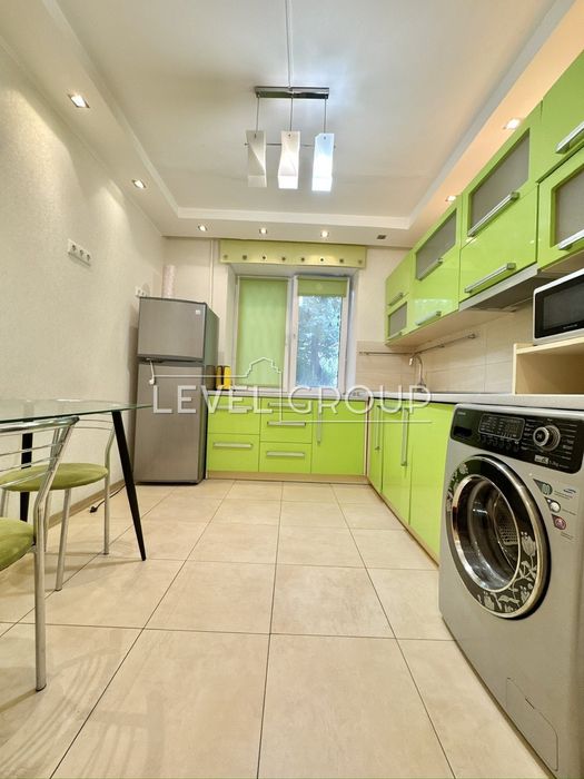 Продаж 2к квартири з ремонтом(євротрійка), Оболонь