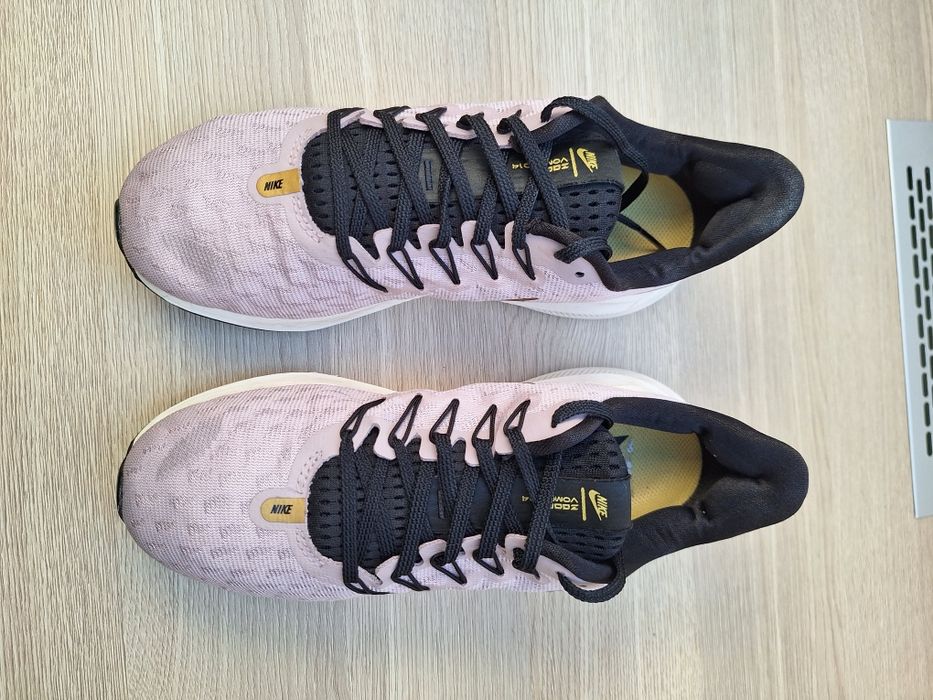 Buty NIKE AIR ZOOM VOMERO 14 rozmiar 37,5