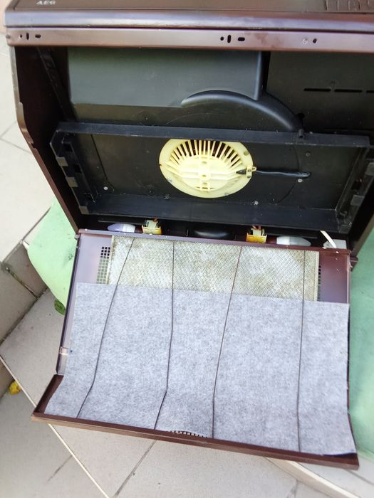 Кухонна витяжка AEG 60х50х15