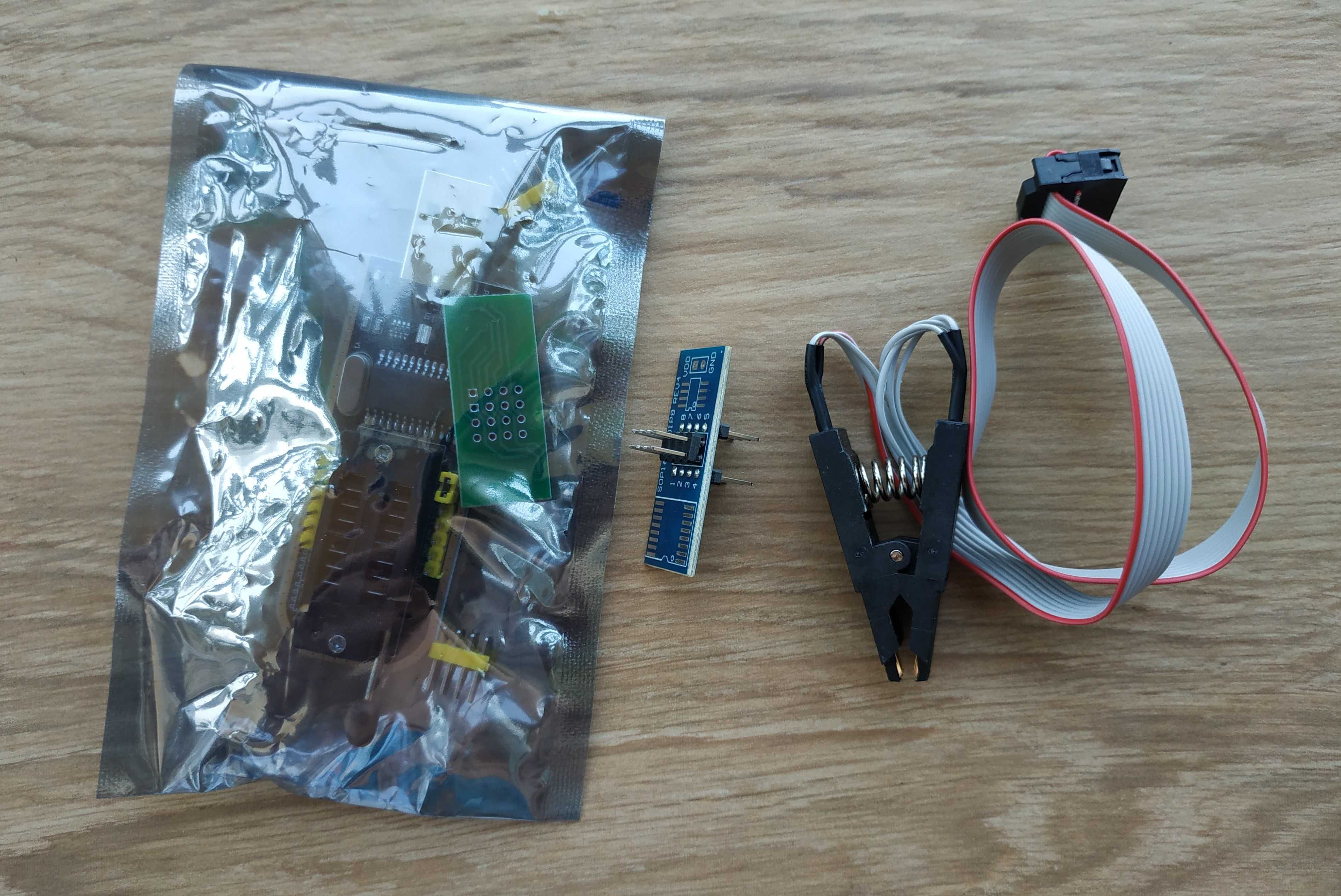 Програматор CH341A 24 25 FLASH EEPROM з кліпсою/прищіпкою адаптером