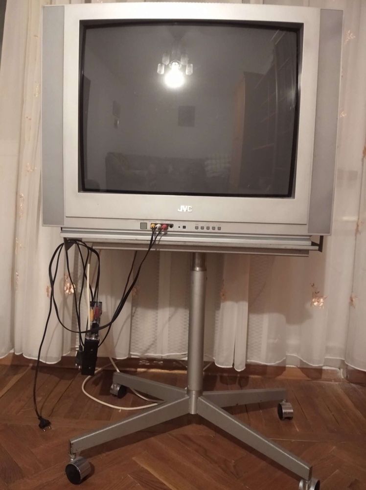 Телевізор JVC 28”