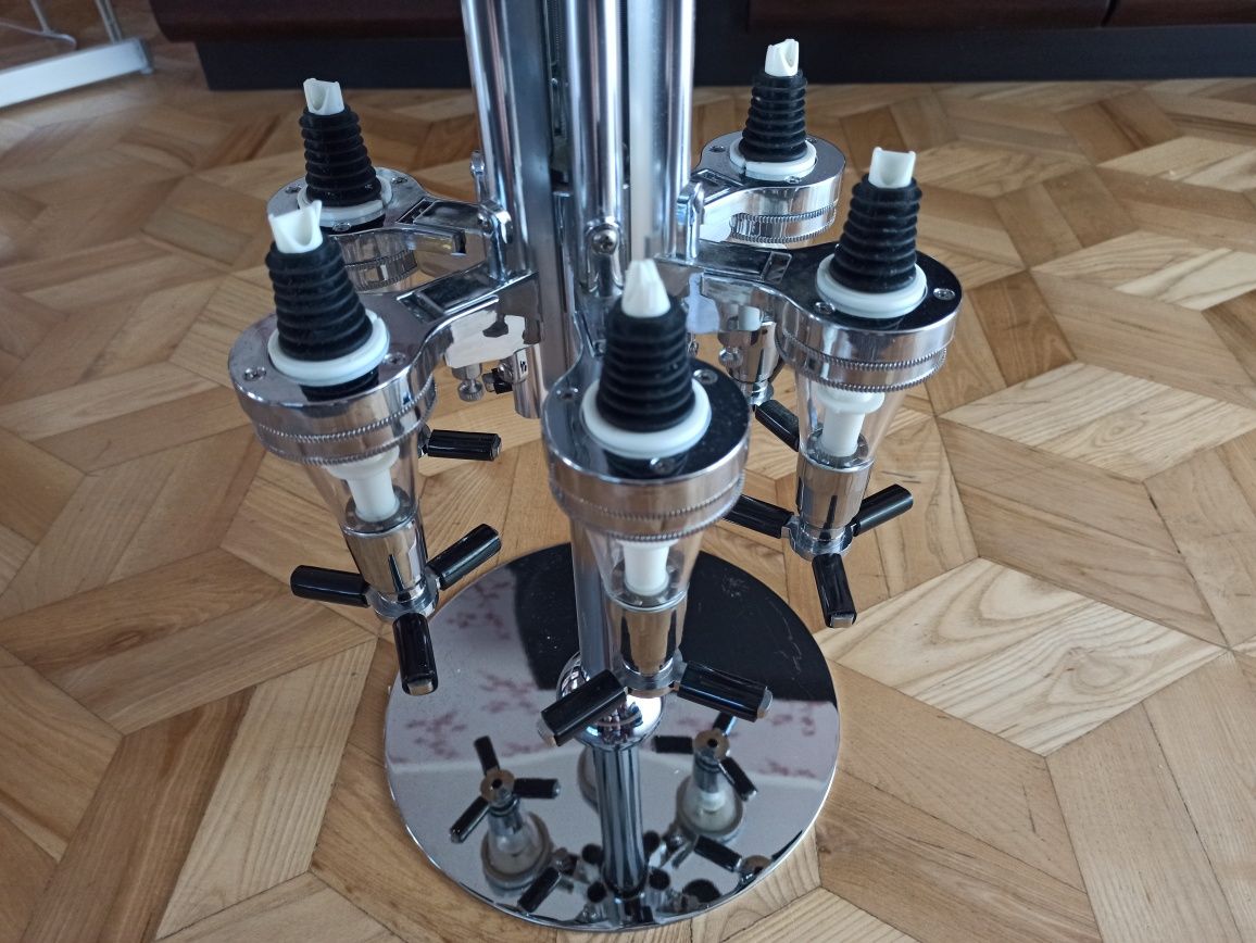 Dystrybutor alkoholu na 6 butelek