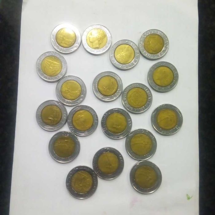 Moedas italianas de 500 liras
