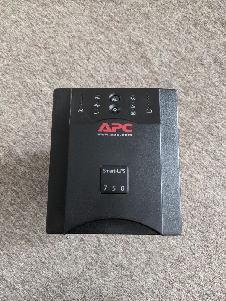 APC Smart-UPS 750 Безперебійник, інвертор, синус