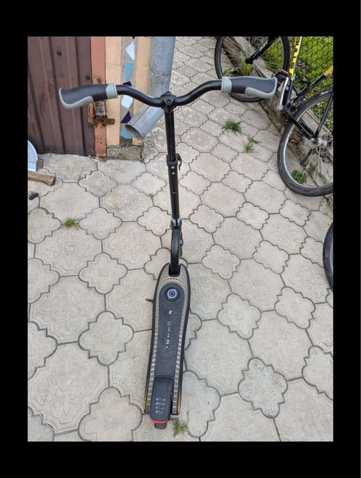 Продам детский электросамокат