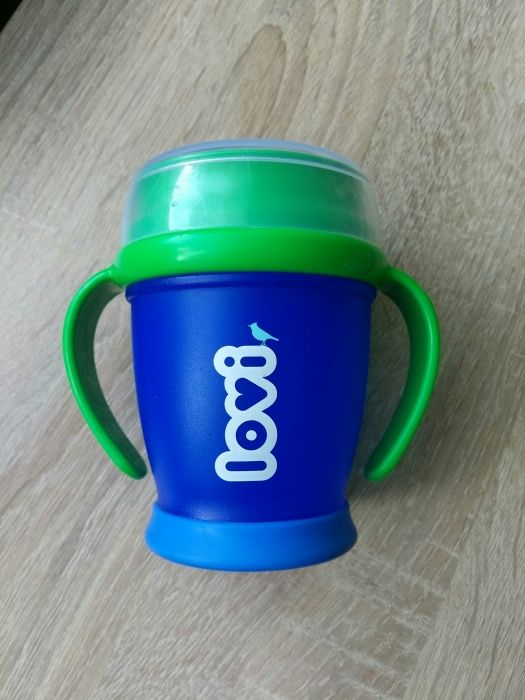 Kubek lovi 360 stopni