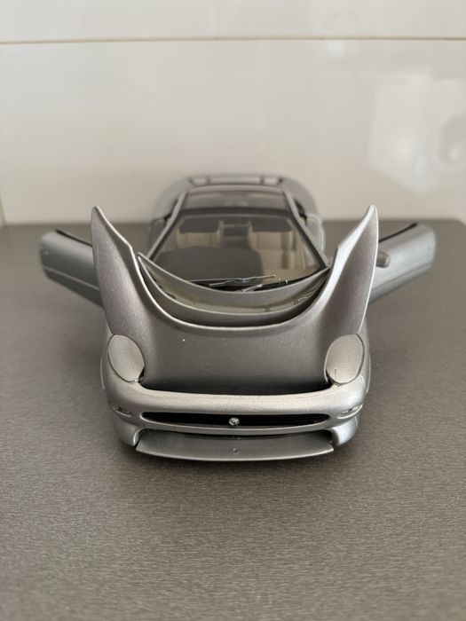 Jaguar XJ220 - Miniatura 1:18