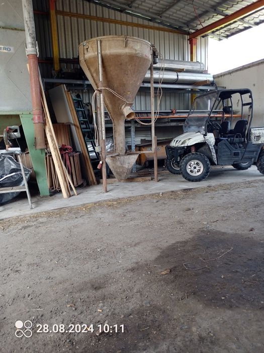 Silos na paszę Trociny zboże. Suszarnia