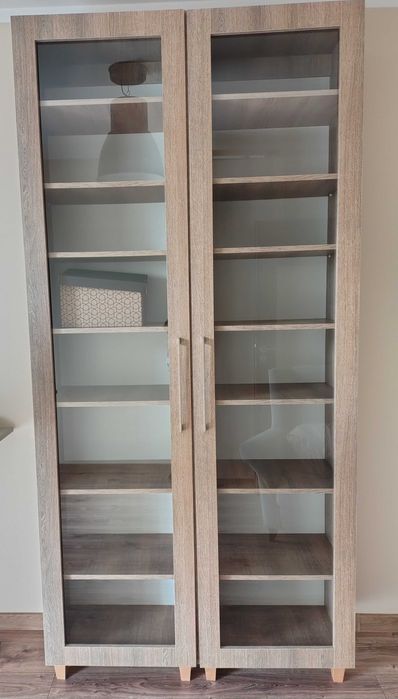 Przeszklona biblioteczka - stan bardzo dobry