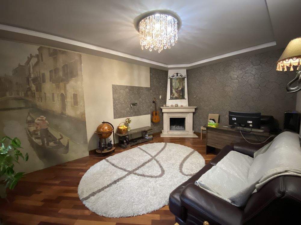 Продаю дом 160м2 в самом центре, возле ресторана Скорини