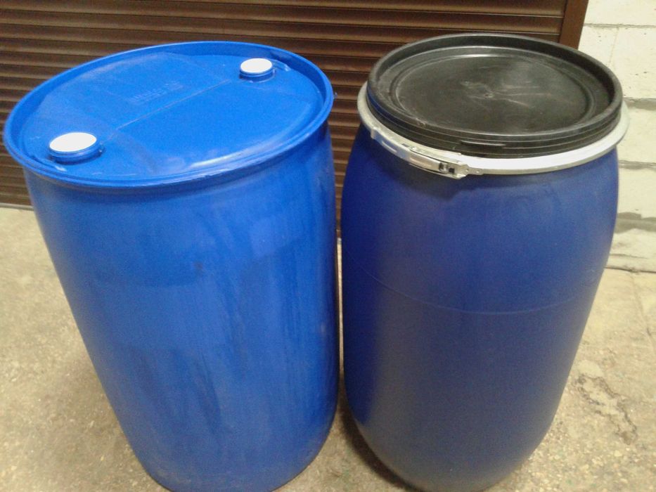 бочки пластикові та металеві