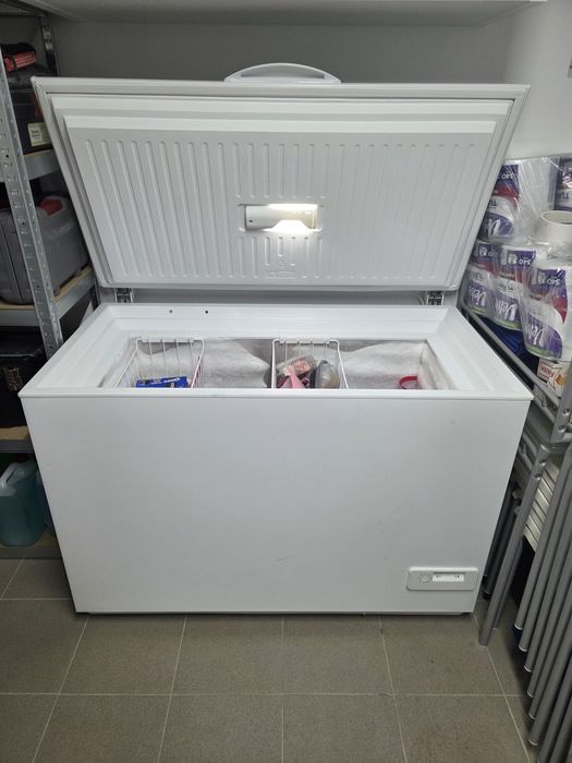 Zamrażarka skrzyniowa Electrolux EC2233AOW1 klasa A+++ Pojemność 223 l