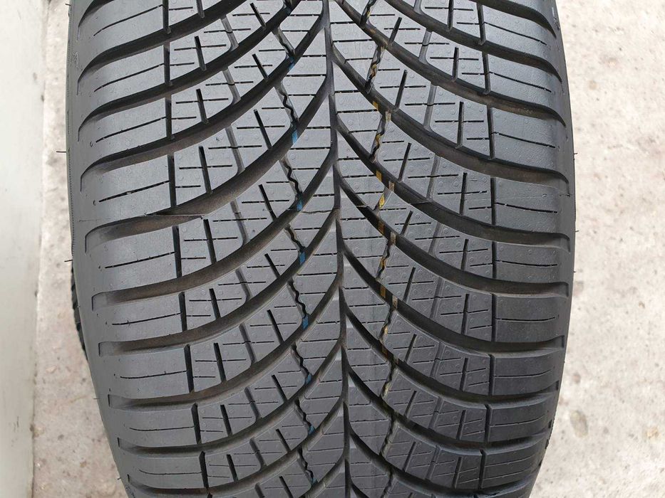 2x Goodyear Vector 4Seasons Gen 3 225/40r18  7,5mm Jak nowe