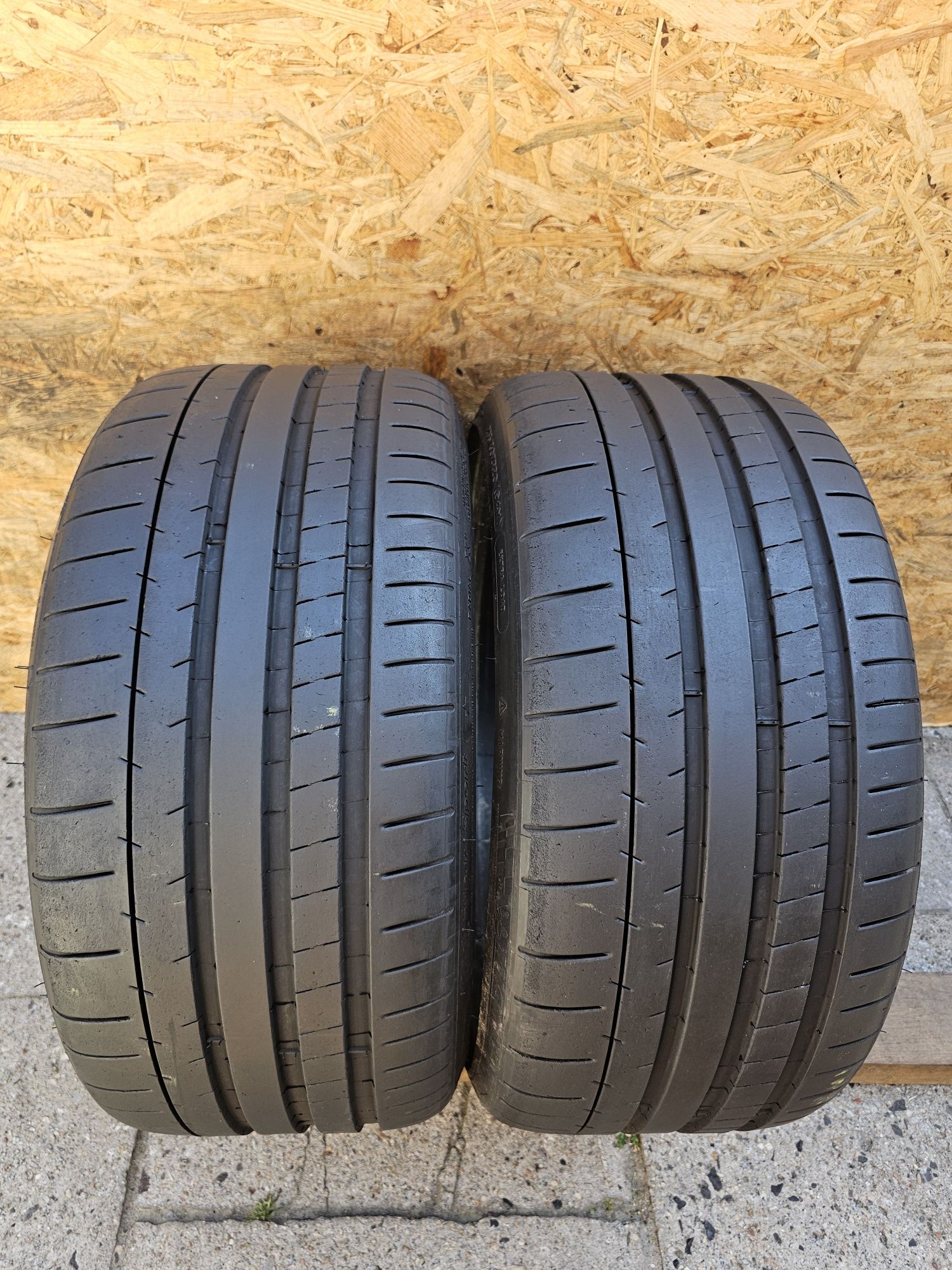 BDB Stan!!  265/30 r20 Michelin Pilot Super Sport. 3917